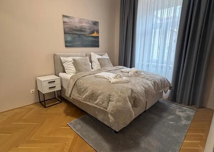 3 Bdr - Treasure, In Vienna's Center Apartment Wien